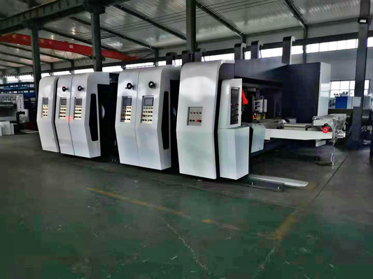 फ्लेक्सो प्रिंटर स्लॉटर घुमावदार कार्टन बॉक्स मशीन